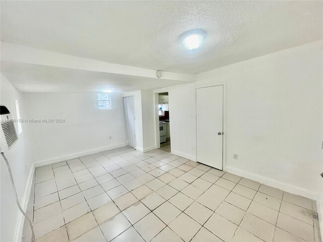 534 NW 18th Ave in Miami, FL - Building Photo - Building Photo