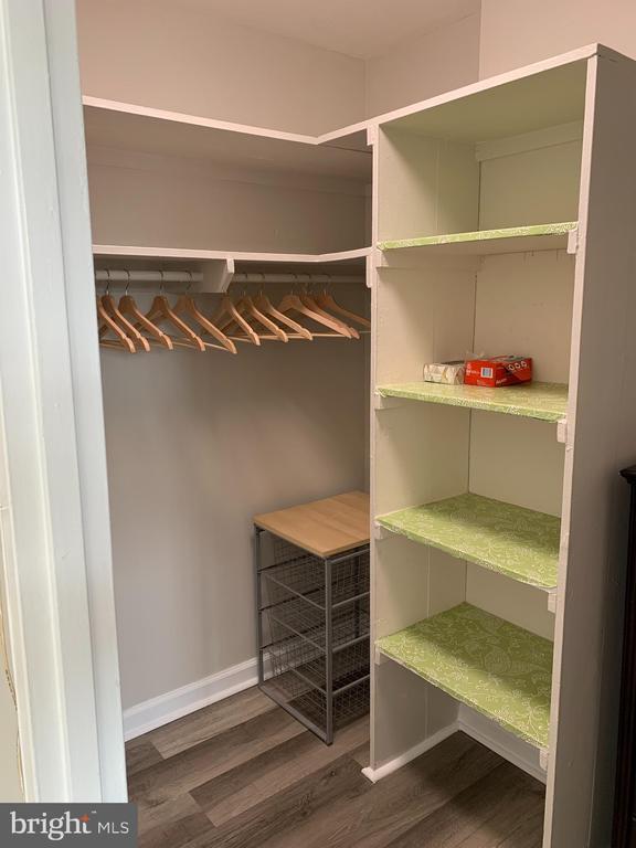 property at 1121 Arlington Blvd