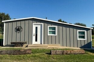 2112 Preskitt Rd in Decatur, TX - Building Photo