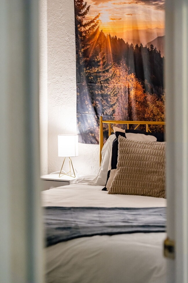 140 4th St in Fairview, OR - Building Photo - Building Photo