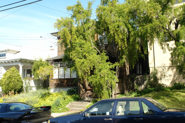 2015-2017 Cedar St in Berkeley, CA - Foto de edificio - Building Photo