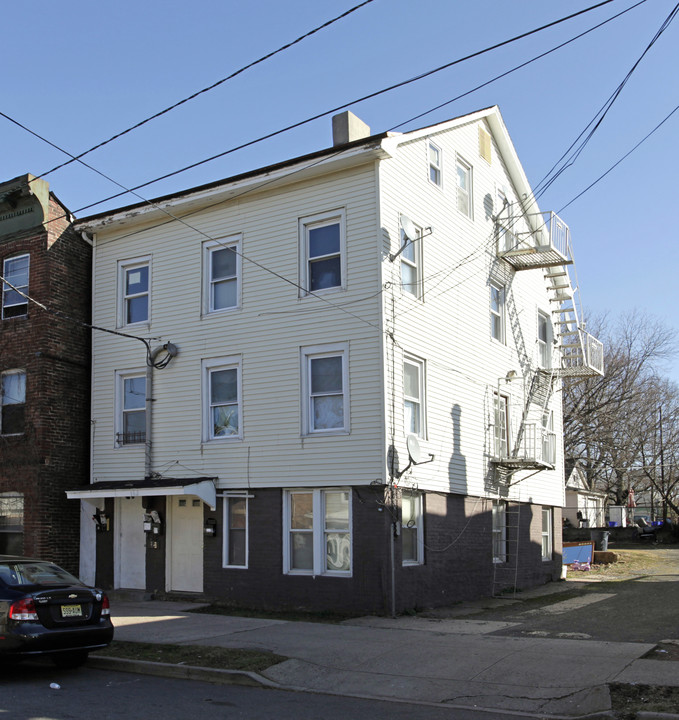 162 Throop Ave in New Brunswick, NJ - Building Photo