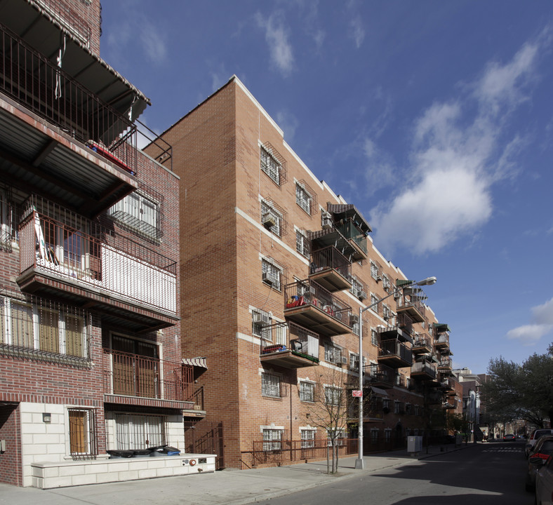 72-80 Skillman St in Brooklyn, NY - Foto de edificio