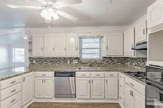 5821 Circular Dr in Fort Worth, TX - Building Photo - Building Photo