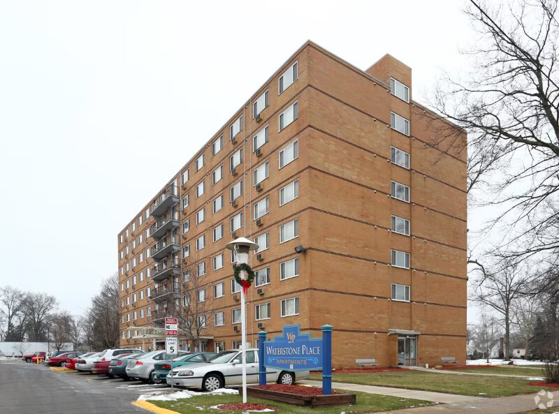 1380 Arbor Ave SE, Unit Apt in Warren, OH - Building Photo