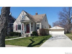 1642 Oxford Rd in Berkley, MI - Building Photo