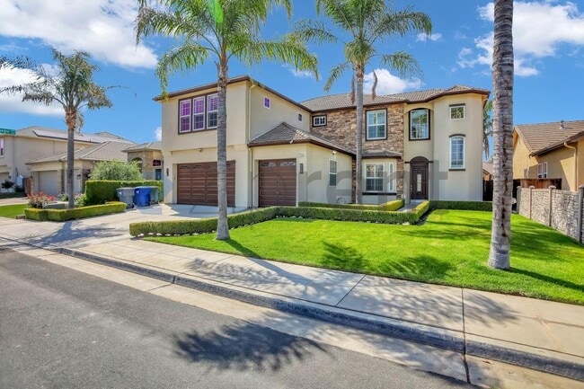5743 W Chennault Ave in Fresno, CA - Building Photo - Building Photo