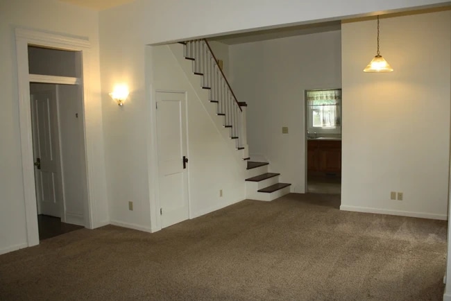 515 S Woodlawn Ave in Bloomington, IN - Foto de edificio - Building Photo