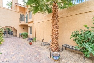 3024 Bel Air Dr in Las Vegas, NV - Building Photo - Building Photo