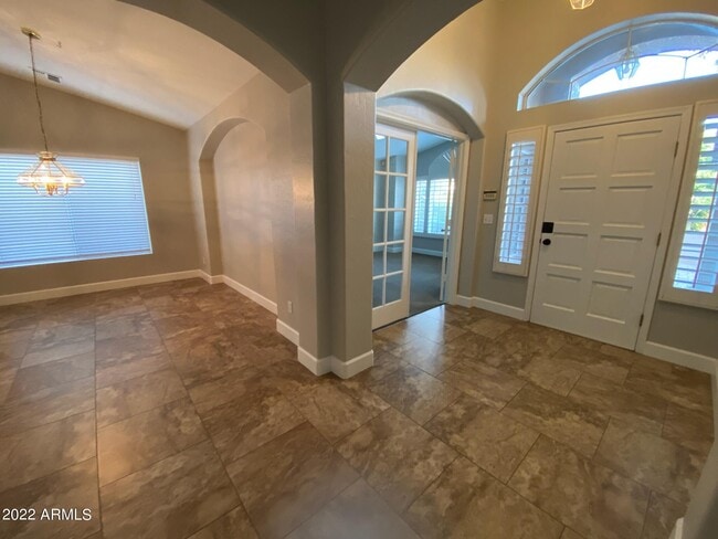 14624 S 23rd St in Phoenix, AZ - Foto de edificio - Building Photo