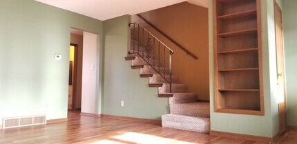 519 Wildwood Rd in Waterloo, IA - Building Photo - Building Photo