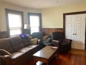 29 Montcalm Ave, Unit 2 in Boston, MA - Foto de edificio - Building Photo