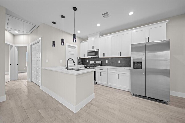 929 Green Meadow Ln