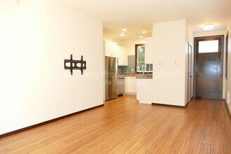 839 NW 63rd St in Seattle, WA - Building Photo - Building Photo