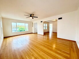 153 Edgemont Ave in Vallejo, CA - Building Photo