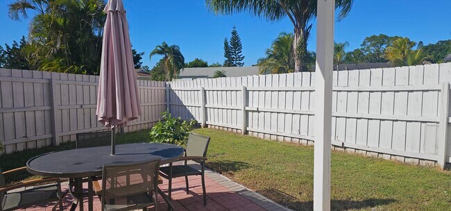 2127 SE Shelter Dr in Port St. Lucie, FL - Building Photo - Building Photo