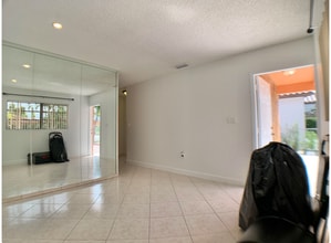 6411 W 22nd Ct in Hialeah, FL - Building Photo - Building Photo
