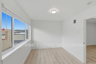 812 S 19th St in Philomath, OR - Building Photo - Building Photo