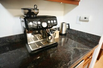 670 5th St, Unit SI ID1328937P in San Francisco, CA - Building Photo - Building Photo