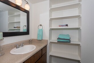 Saguaro Villas in Tucson, AZ - Foto de edificio - Interior Photo