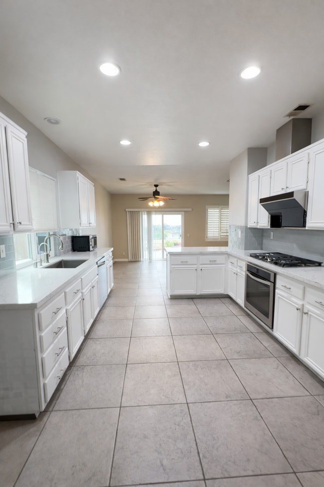 1412 Ewing Dr in Chula Vista, CA - Building Photo - Building Photo