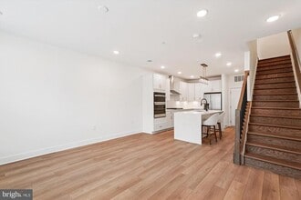 19820 Lavender Dust Sq in Ashburn, VA - Building Photo - Building Photo