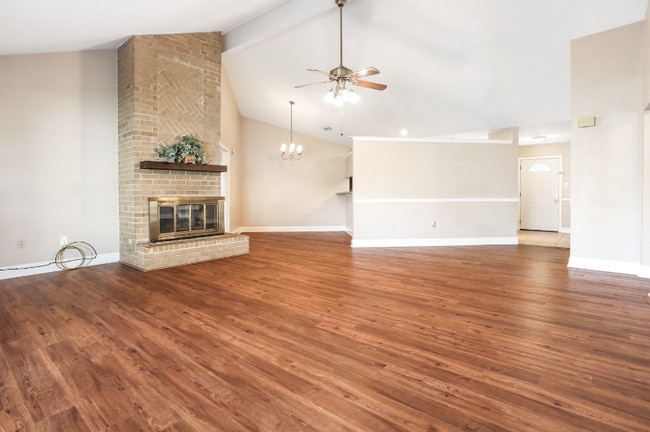 404 W Lake Catahoula Ct in Slidell, LA - Building Photo - Building Photo