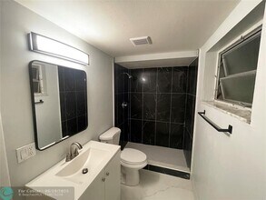 395 SW 15th St in Pompano Beach, FL - Building Photo - Building Photo
