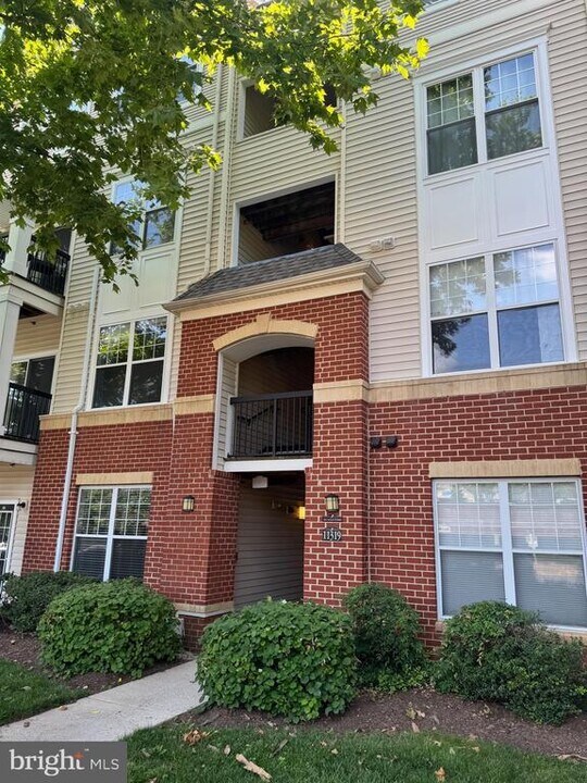 11319 Aristotle Dr in Fairfax, VA - Building Photo