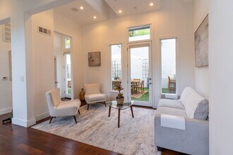 1857 N Beverly Dr in Beverly Hills, CA - Building Photo - Building Photo