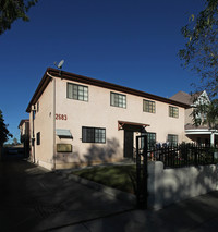 2683 Griffin Ave in Los Angeles, CA - Foto de edificio - Building Photo