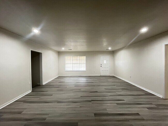 1204 NW Fort Sill Blvd in Lawton, OK - Building Photo - Building Photo