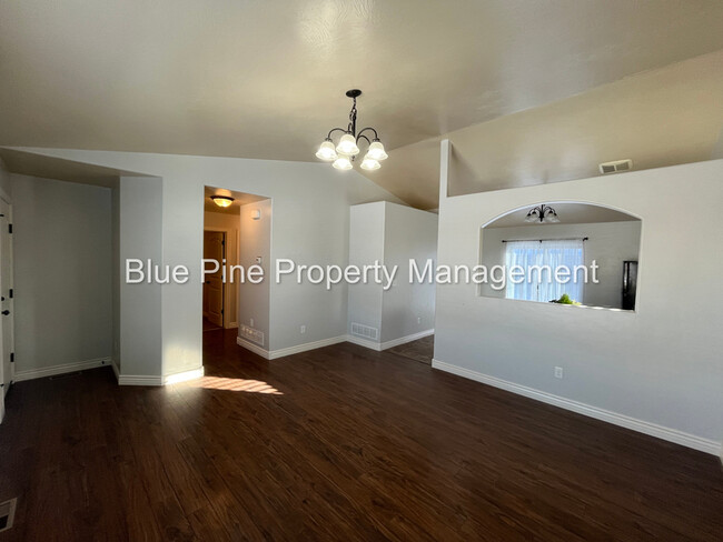 2332 Gladys Dr in Idaho Falls, ID - Building Photo - Building Photo