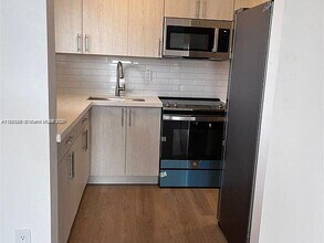 293 NW 73rd Ave in Miami, FL - Building Photo - Building Photo