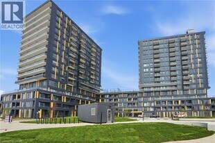 4878 Powers Common in Burlington, ON - Building Photo