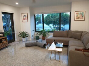 1850 Middle River Dr-Unit -1850 in Fort Lauderdale, FL - Building Photo - Building Photo