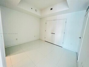 851 NE 1st Ave, Unit 2808 in Miami, FL - Foto de edificio - Building Photo