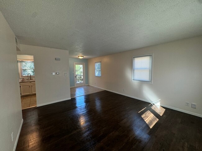 205 Wellons Dr, Unit 205 in Ames, IA - Foto de edificio - Building Photo