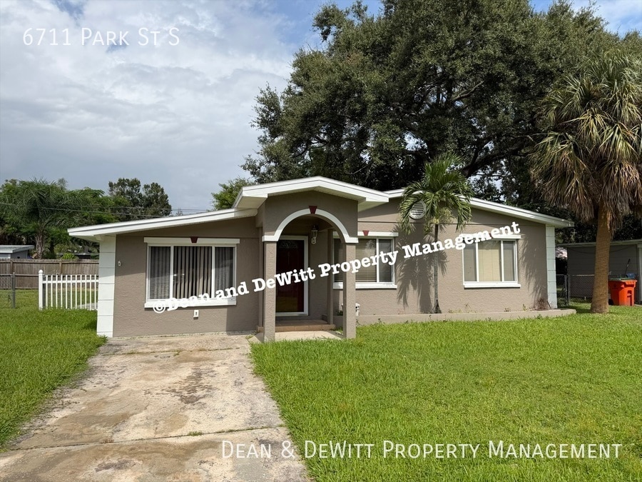 6711 Park St S in South Pasadena, FL - Building Photo