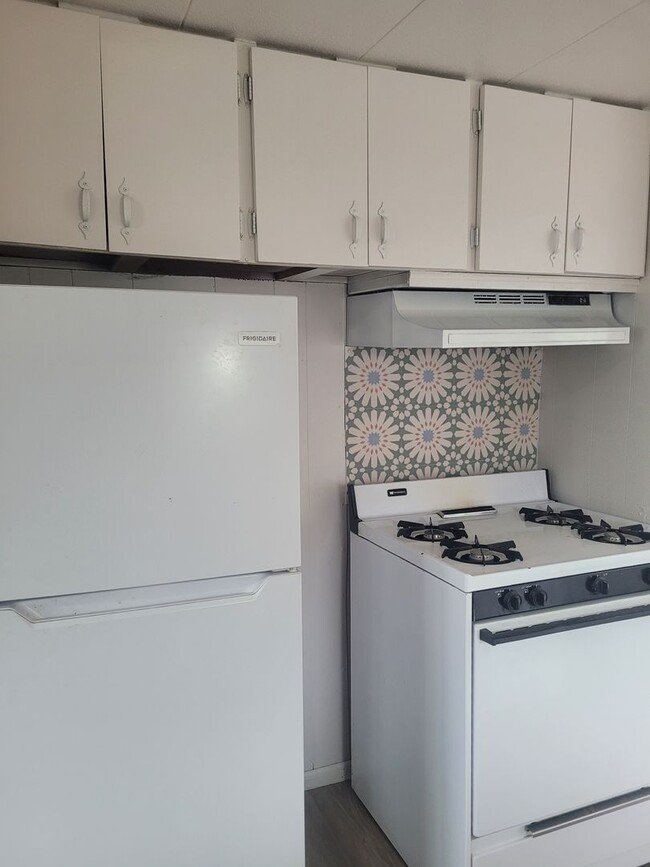 1635 Summers Ln in Klamath Falls, OR - Building Photo - Building Photo