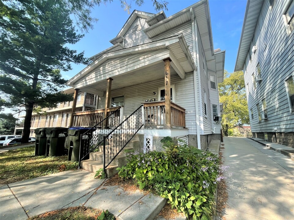 617 S Clinton St in Iowa City, IA - Building Photo