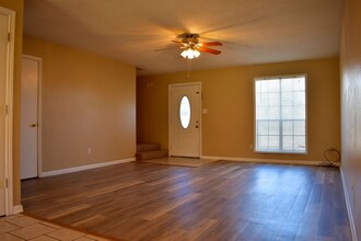 216 Rials Dr in Lafayette, LA - Foto de edificio - Building Photo