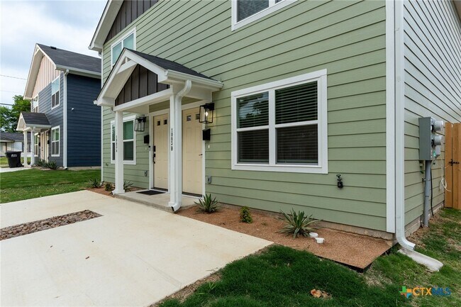 1003 S 26th St-Unit -B in Temple, TX - Building Photo - Building Photo