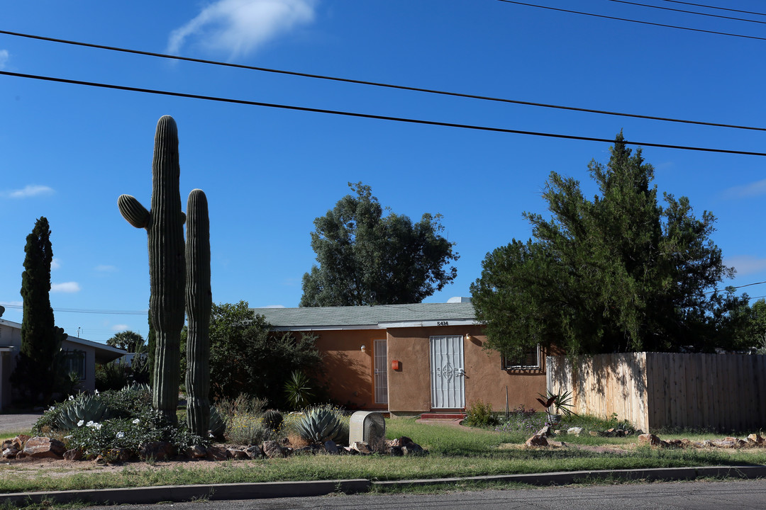 5414 E Bellevue St in Tucson, AZ - Building Photo