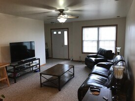 344 N Main St in Sycamore, IL - Building Photo