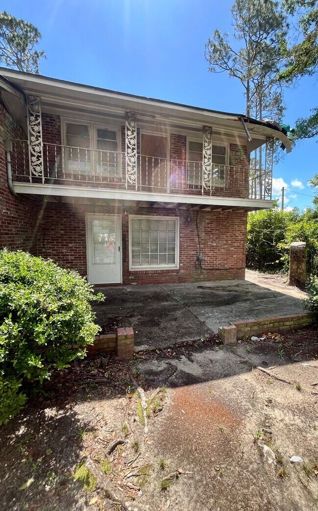 property at 6 Marie St