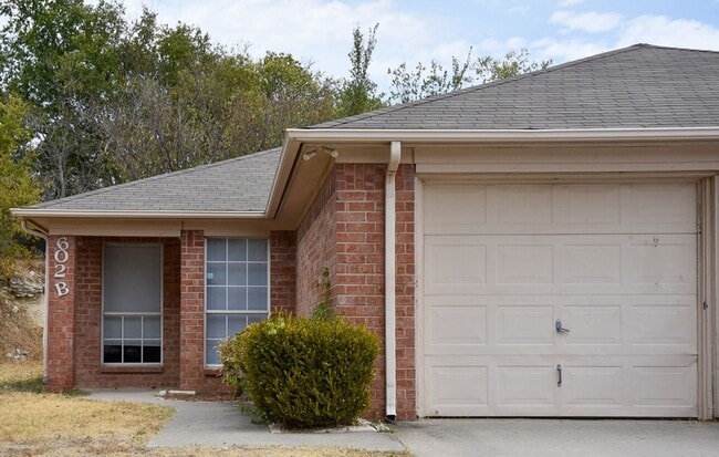 property at 602 Crestridge Ct