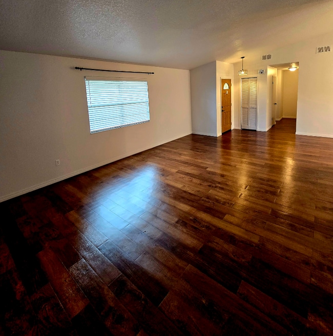 1084 Aaron Dr in Deltona, FL - Building Photo - Building Photo