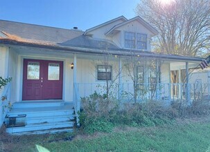 233 FM 696 in Elgin, TX - Building Photo - Building Photo