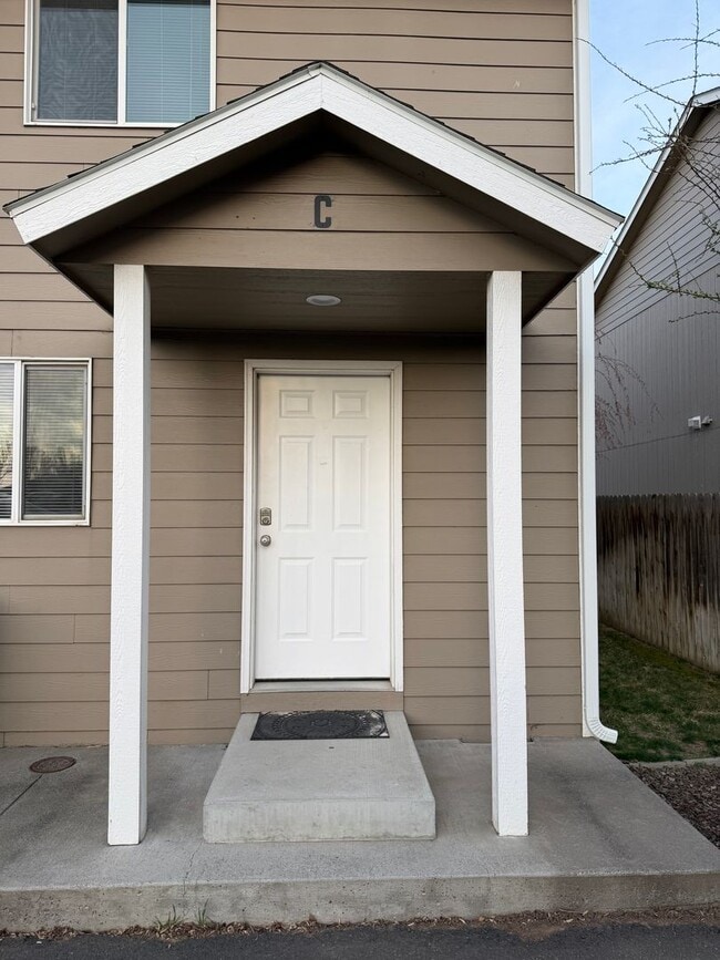 property at 1709 W Fern Dr